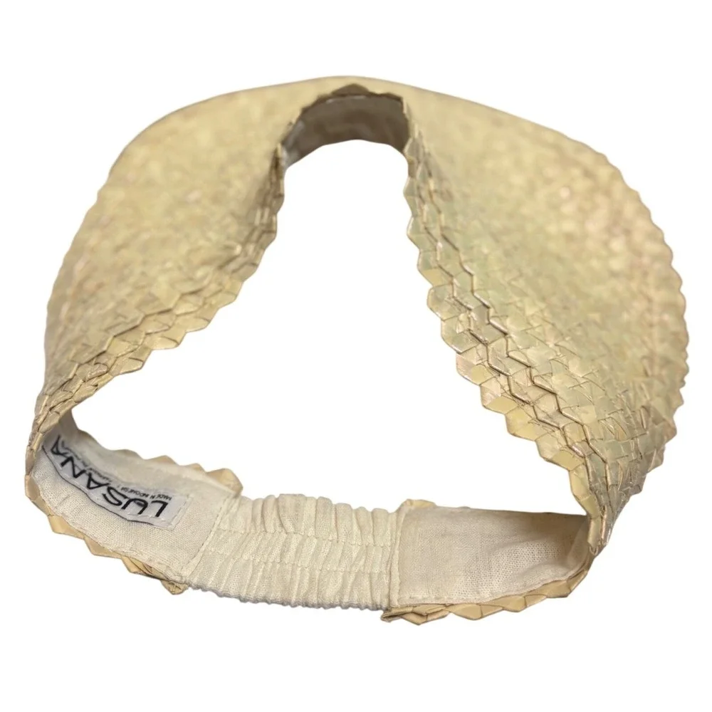 Lusana Baha Tan Iridescent Woven Straw Visor Scalloped Edge Sun Hat Elastic Back